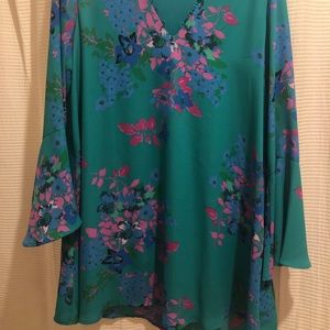 Mini summer dress with flare sleeves